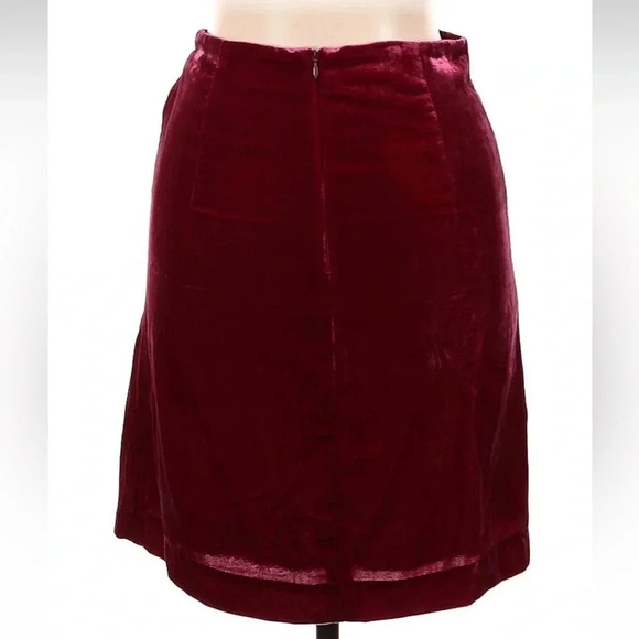 Anthropologie Raspberry Red Montie Velvet Holiday Party Mini Skirt Size 6 Small - Picture 4 of 5